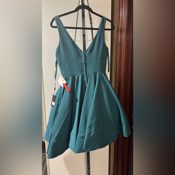 V neck fit and flare mini dress - Picture 8 of 9